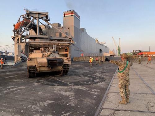 Пентагон отправил танки Abrams в Европу для обучения украинских экипажей 