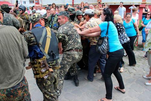 Украинцы, чтобы избежать мобилизации, убивают военкомов ВСУ 