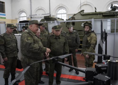 Главком Сухопутных войск ВС РФ посетил Михайловскую артиллерийскую академию
