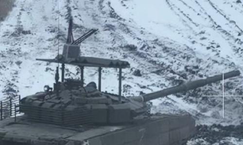 На танки ВС РФ устанавливают средства борьбы с дронами